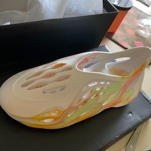 Women’s foam slippers